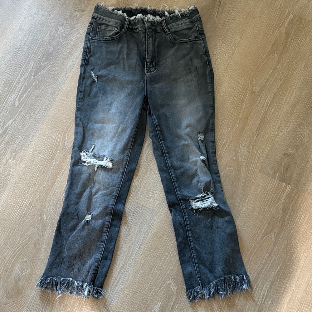 Frayed Hem Straight Leg Jeans - Gray